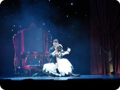 A moment of romanticism and love at Tango Porte&ntilde;o Show in Buenos Aires