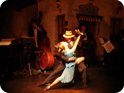 El Viejo Almacen Tango Show Buenos Aires couple of Tango dancers in a passionate pose