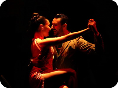 El Viejo Almacen Tango Show two happy Tango dancers