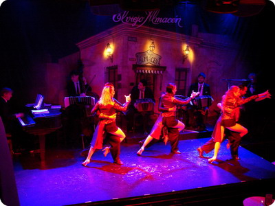 Tango show Buenos Aires El Viejo Almacen renewed but traditional tango show at San Telmo