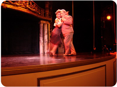 Show de Tango para Argentinos pareja de Tango Tradicional Esquina Gardel