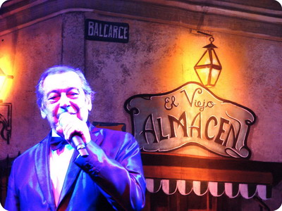 El Viejo Almacen Show de Tango en San Telmo con Hugo Marcel cantante