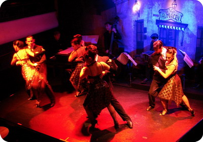 El Viejo Almacen show de tango en San Telmo tango cuerpo de baile